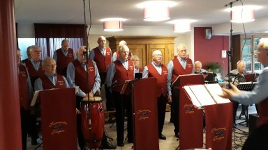 De Wenning ontvangt cheque van de Rabobank