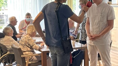 RTV Drenthe met OpTjak op bezoek bij Zorggroep Drenthe