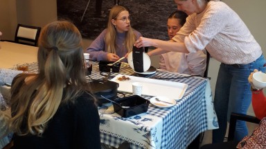 Kniepertjes en muffins in De Vijverhof