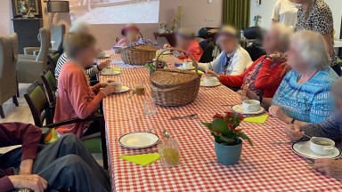 Picknicken op de verpleegafdeling in Mozaiek