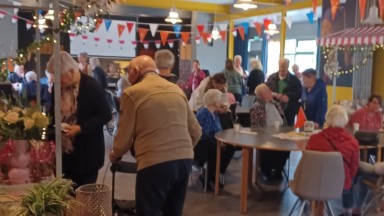 Voorjaar gevierd in De Noorderkroon met bloemetjesmarkt