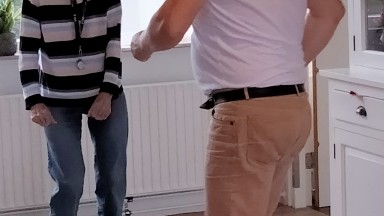 Genieten van de wielerronde vanuit de huiskamer