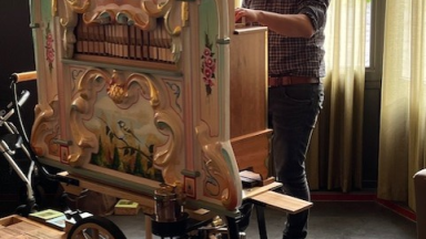 Vrolijke draaiorgel muziek in Mozaiek