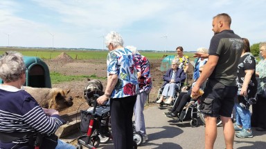 Boerenuitje met bewoners van De Noorderkroon