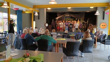 Een vrolijk uurtje muziek in De Noorderkroon