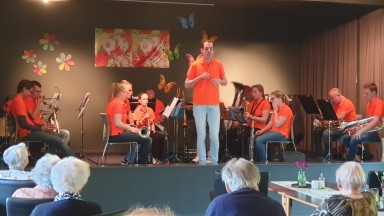 Optreden Oranjemuziekvereniging Roden