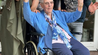 Asielzoekers maken gerechten voor proefmarkt De Vijverhof