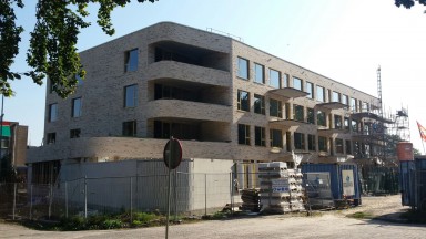 Nieuwbouw zorgappartementen op hoogste punt