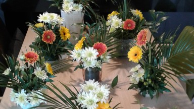 Bewoners en cliënten Spectrum maken prachtige bloemstukjes