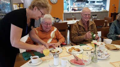 Gezamenlijk ontbijten in Symphonie