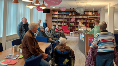 Bewoners uit Spectrum naar het Huus van de Taol