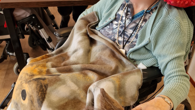 Er staat een paard in de gang!