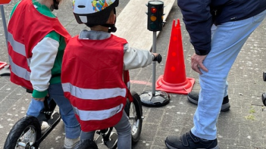 Jong en oud samen? Dat werkt gewoon héél goed!