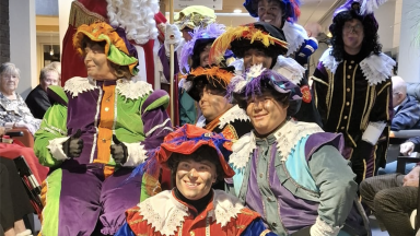 Hoog bezoek van Sinterklaas en zijn pieten aan De Vijverhof