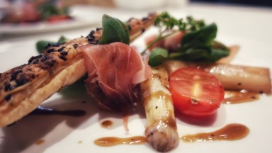 Asperges op het menu bij de restaurants van Zorggroep Drenthe