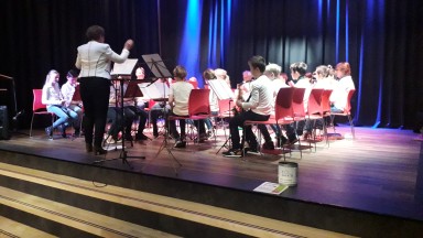 Blazersklas geeft uitzwaaiconcert