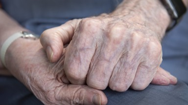 Drentse ouderenzorg slaat handen ineen voor acute zorg