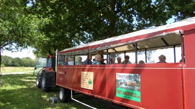 Met de trekkertram over het Balloërveld